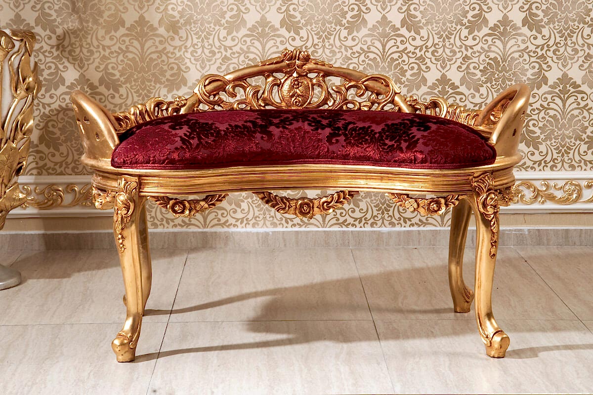 Zümrüt Benç - Second Image